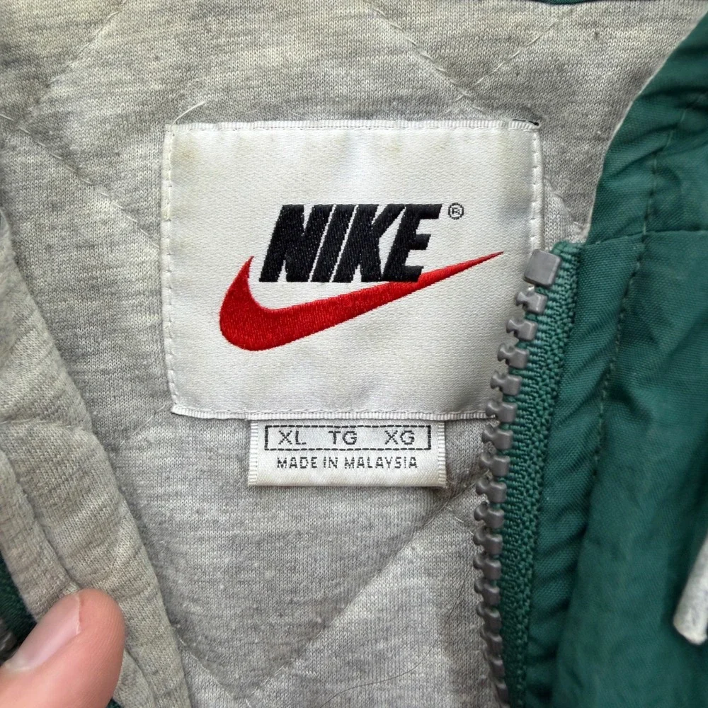 Nike vintage windbreaker